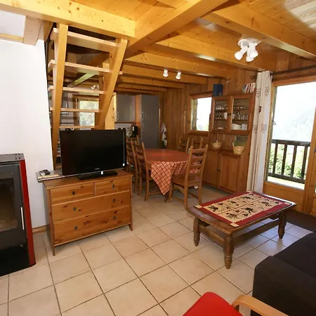 Peaceful In With Mountain Views