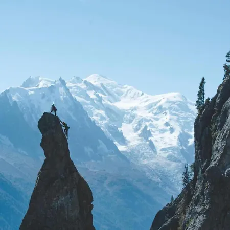 Peaceful In With Mountain Views *