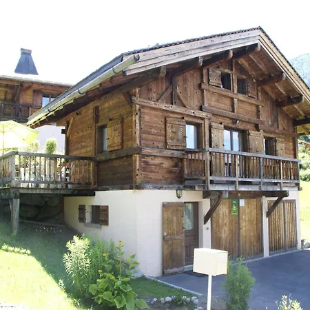 Chalet With Garage