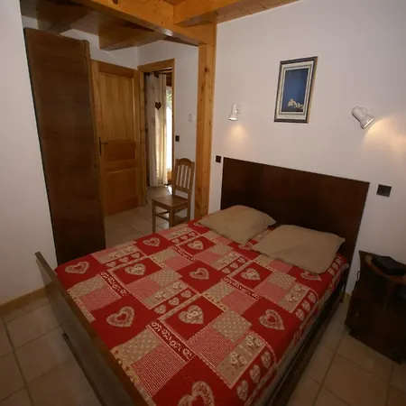 With Garage Chalet