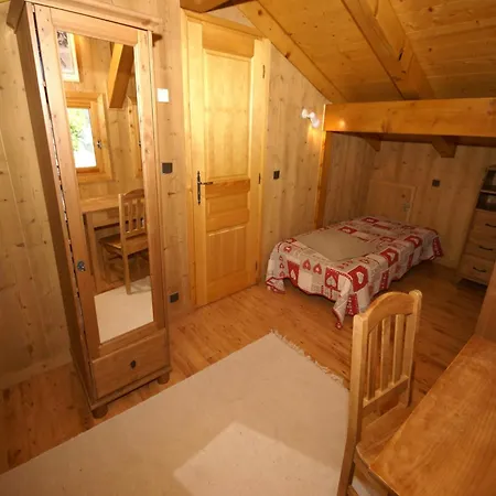 Chalet With Garage