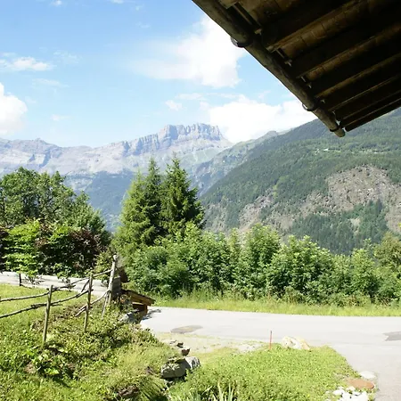 Peaceful In With Mountain Views